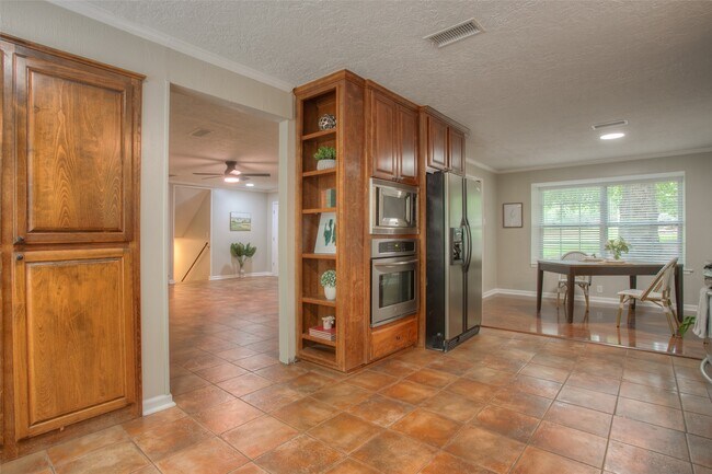 Foto del edificio - 6016 Teas Nursery Rd