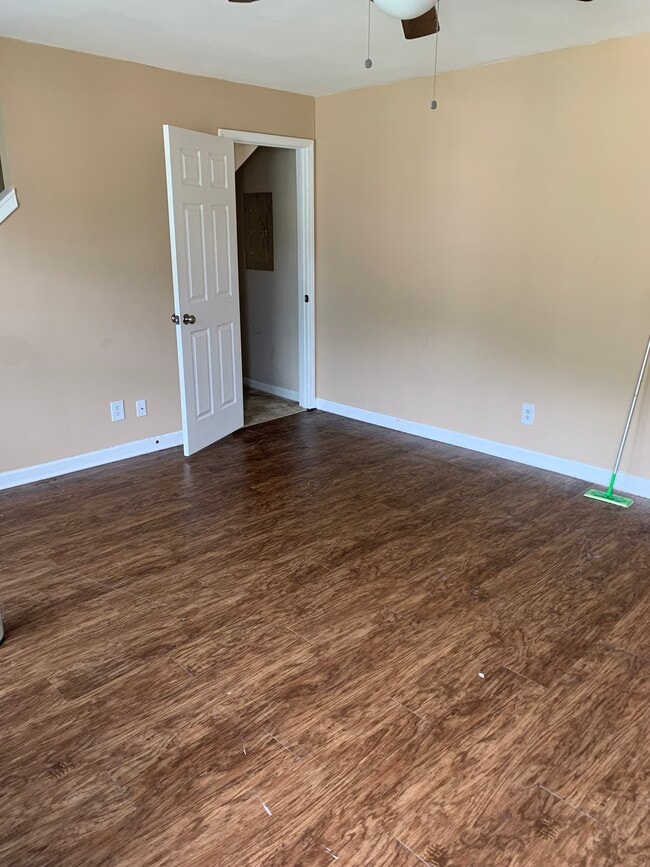 Building Photo - 22 Brookside Ct