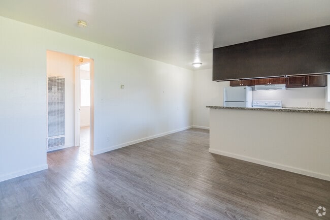 1BR, 1BA - Shasta Glen Apartments