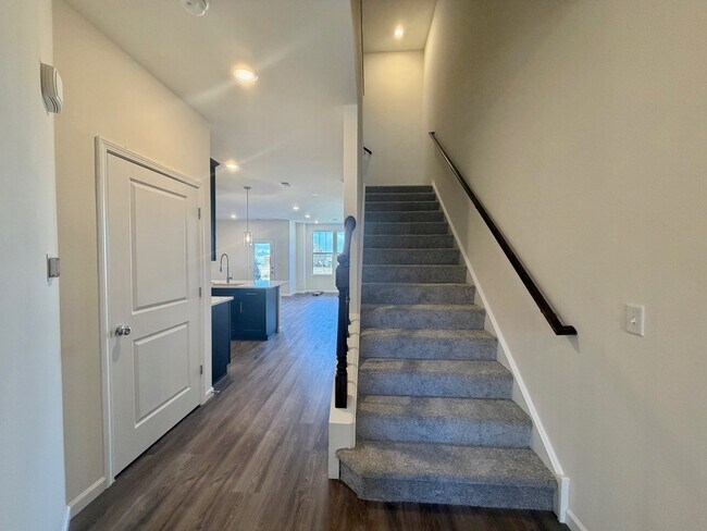 Foto del edificio - 704 Switchgrass Wy