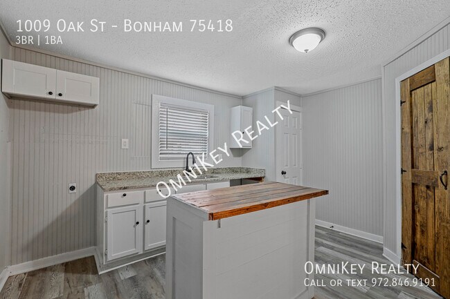 Foto del edificio - 1009 Oak St