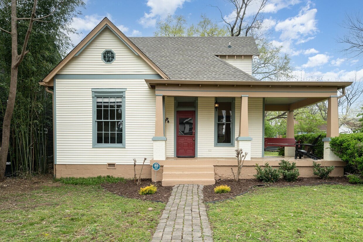 Primary Photo - Classic Furnished Sylvan Park Craftsman fo...