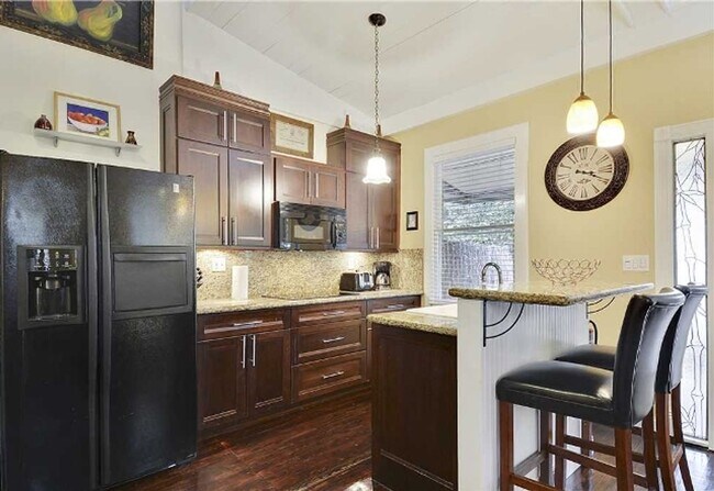 Foto del edificio - 651 William