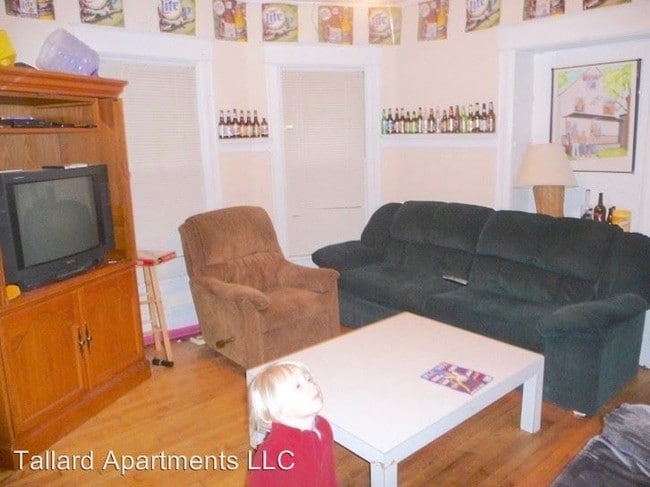 Building Photo - 6 br, 2 bath  - 1125 Bowen Ct.