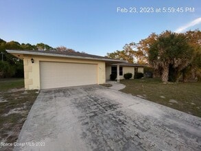 Building Photo - 304 Darrow Ave