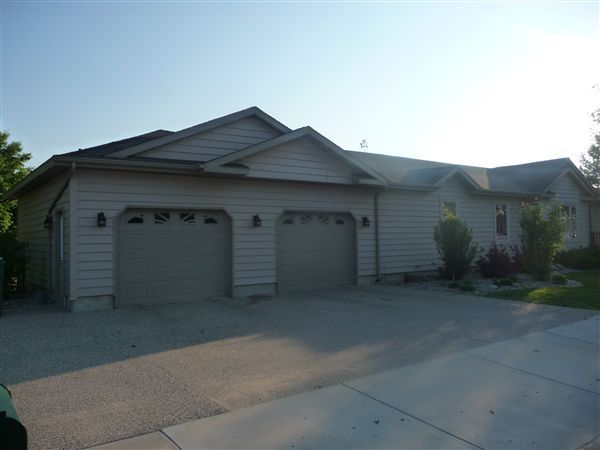 Building Photo - 132 E Brown St