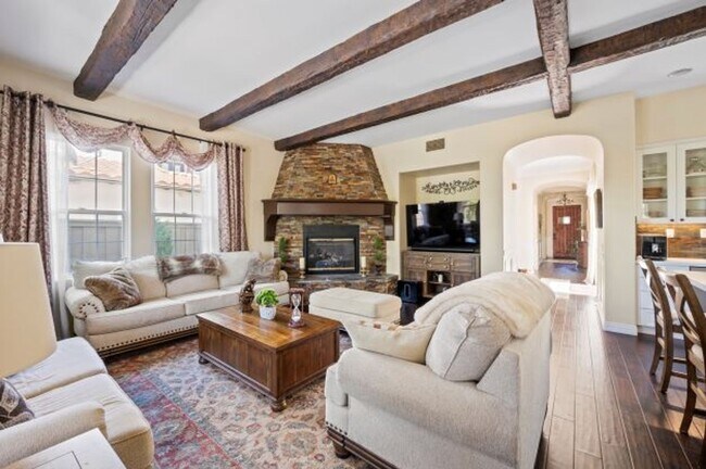Foto del edificio - Picture-Perfect Home in highly desirable E...