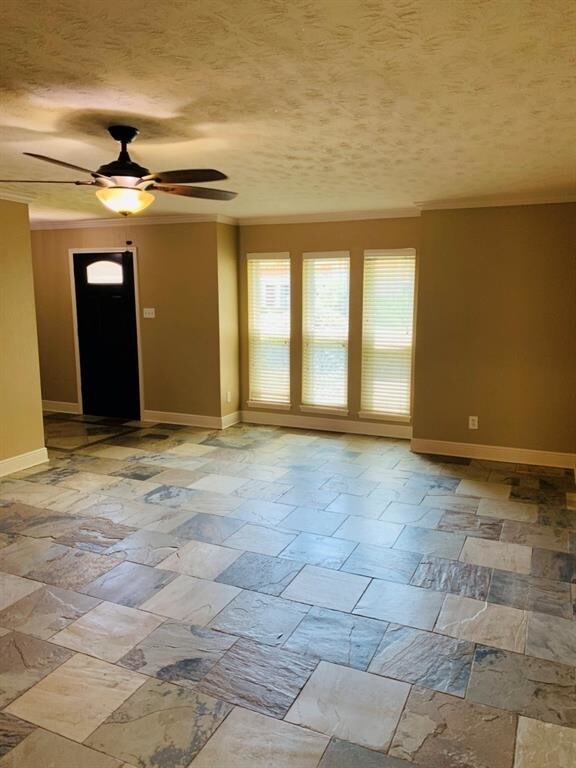 Foto del edificio - 14364 Misty Meadow Ln