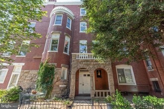 Building Photo - 523 Constitution Ave NE