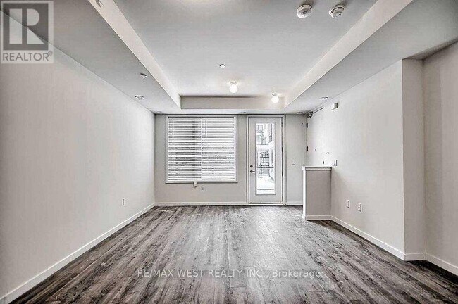 Building Photo - 600 Alex Gardner Cir