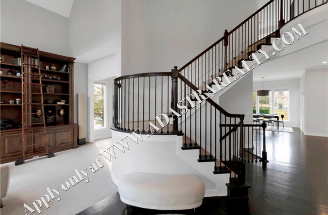 Building Photo - Spectacular Blue Valley Home-Available in ...