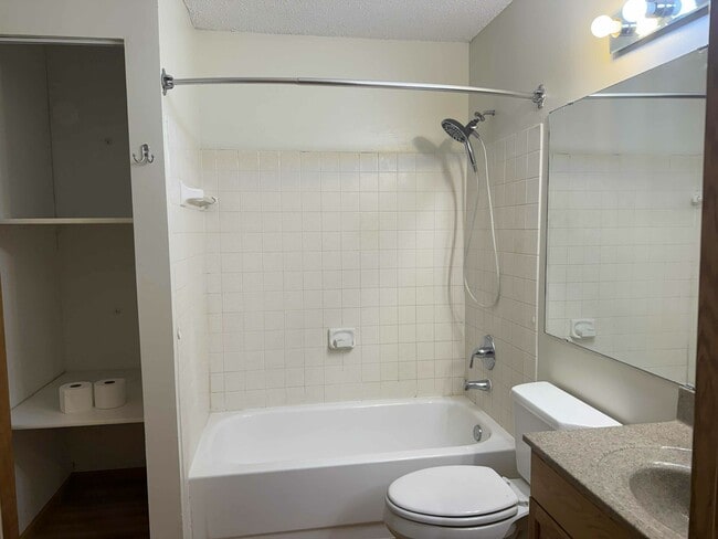 Building Photo - 4488 Cinnamon Ridge Trl