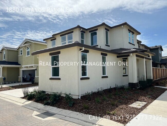 Building Photo - Brand New 4 Bed/3 Bath Home in Perfect Bre...