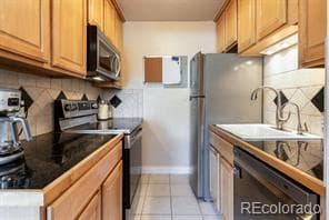 Building Photo - 733 E 2nd Ave