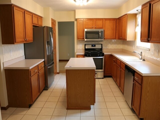 Building Photo - 6595 Brick Court