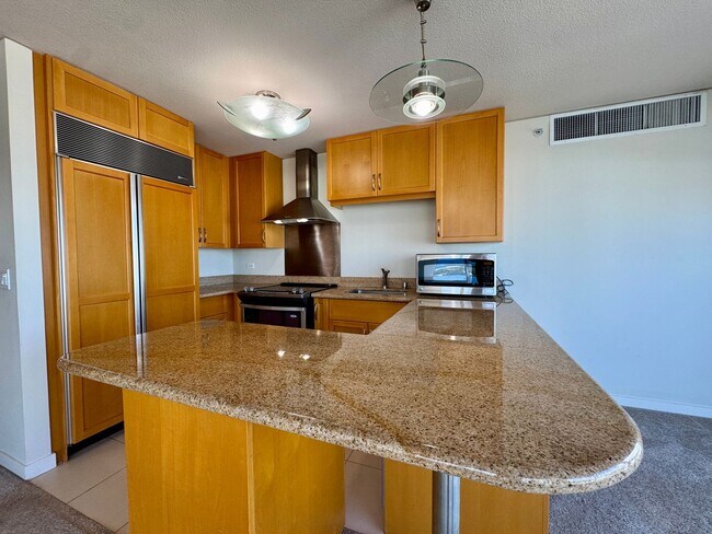 Foto del edificio - Moana Pacific East Tower 3/2/2 - AVAILABLE May 21, 2026