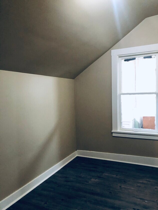 Primary Photo - 1050 W Park St