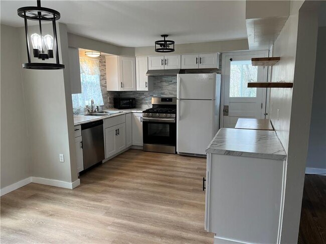 Foto del edificio - 249 Coral Dr