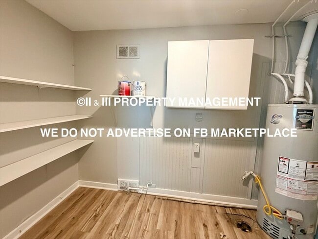 Foto del edificio - 4901 Woodend Ave