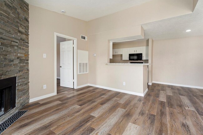 Building Photo - 18800 Egret Bay Blvd