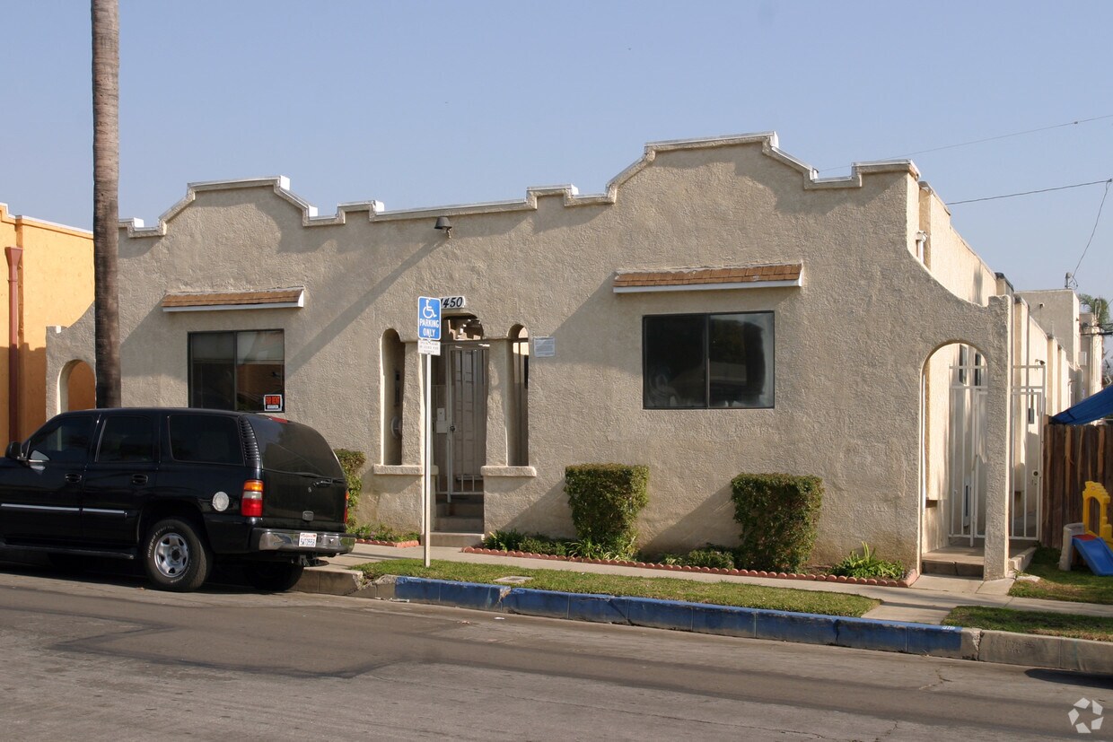 Primary Photo - 1450 Coronado Ave