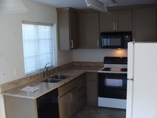 Foto del edificio - 3130 Cambridge Rd