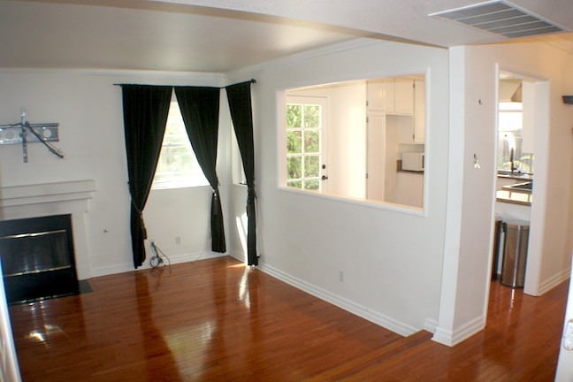 Building Photo - Beautiful 2-story home located in Calabasa...