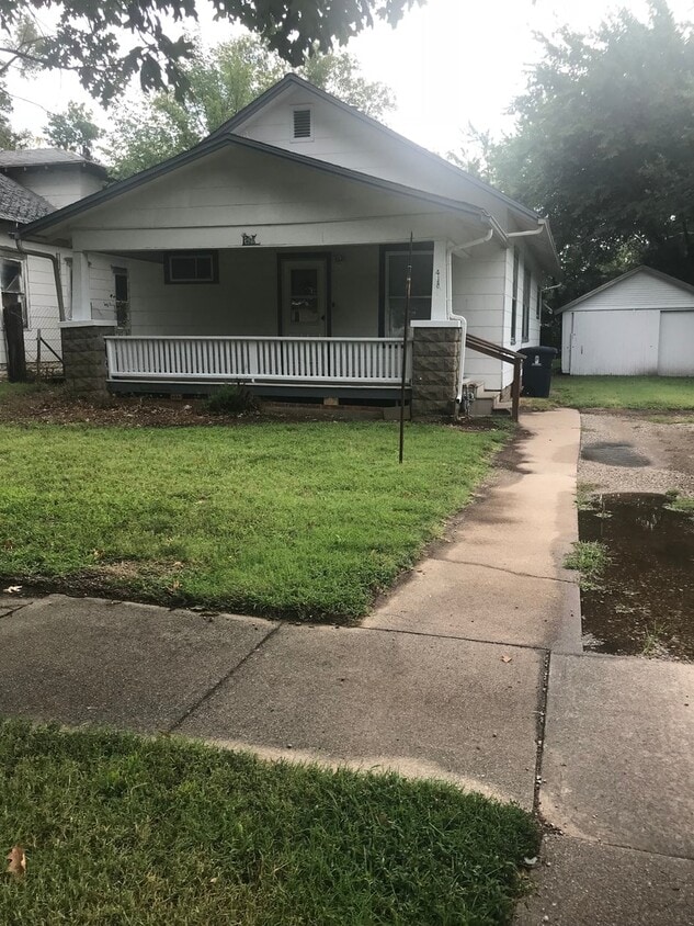 Primary Photo - Very clean 2 bedroom/1 bath house in El Do...