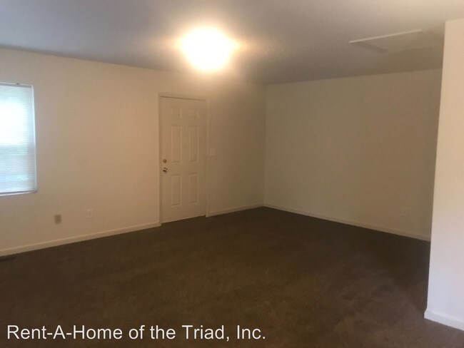 Building Photo - 3 br, 2.5 bath House - 3703 Brady Street