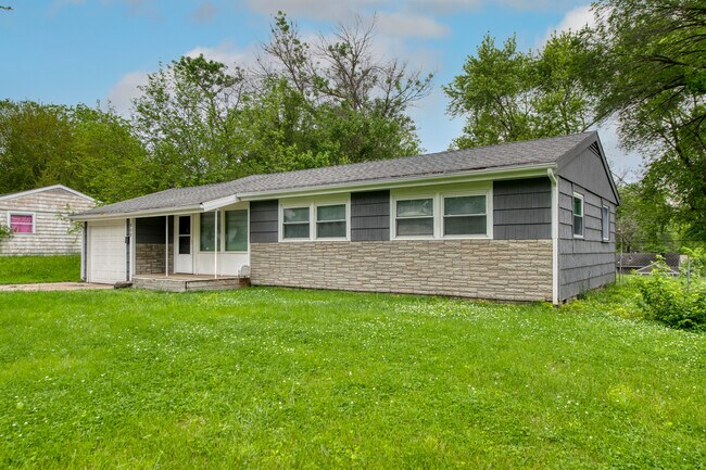 Building Photo - 808 NW 61st Terrace