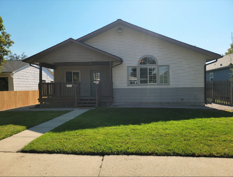 Foto principal - 1835 W Sussex Ave