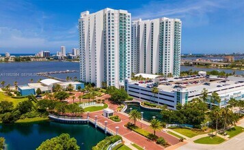 Building Photo - 231 Riverside Dr