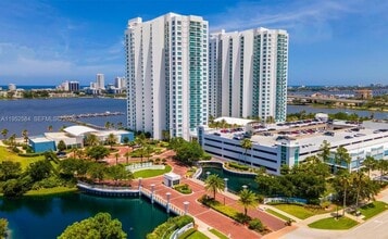 Building Photo - 231 Riverside Dr