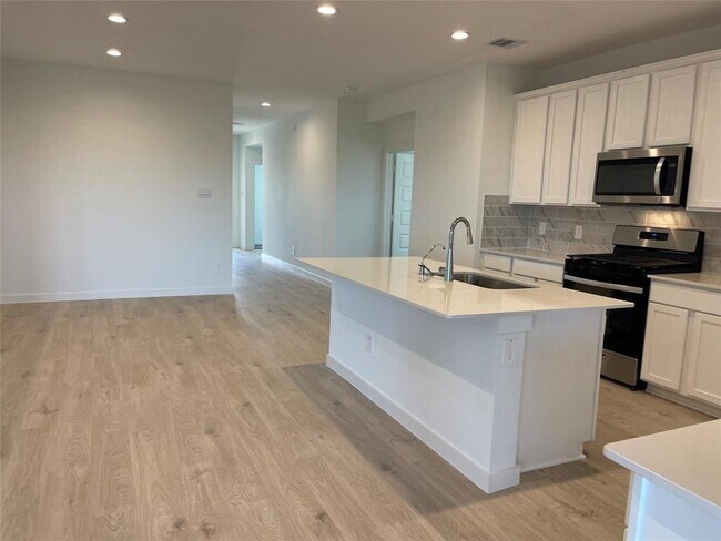 Building Photo - 3811 Pierce Pl Ln