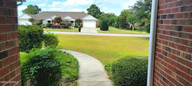 Building Photo - 22 Winding Trail