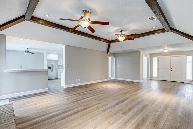 Foto del edificio - 2234 Woodland Park Dr