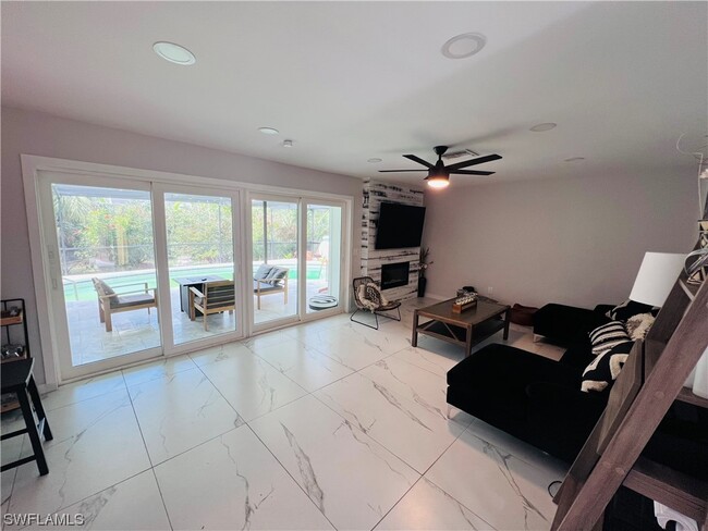 Foto del edificio - 4439 Parrot Ave