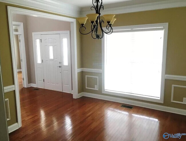 Building Photo - 110 Litespeed Ln SW