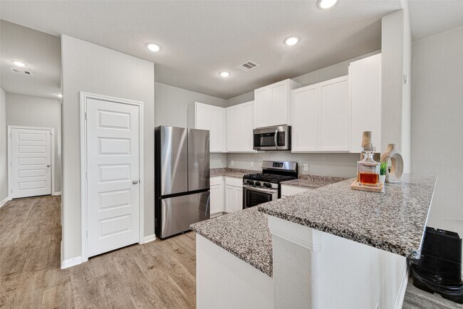 Building Photo - 8006 Barret Travis Ct