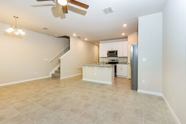 Building Photo - 3557 San Bernardino Way