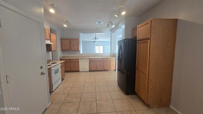 Foto del edificio - 5235 W Glass Ln