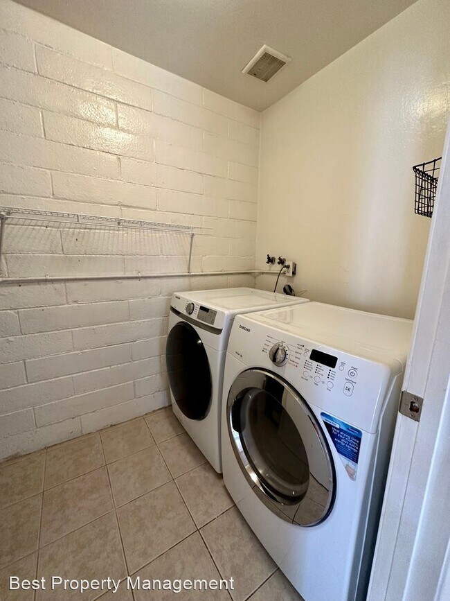 Foto del edificio - 3 br, 2 bath House - 32949 Lake Mead Dr.