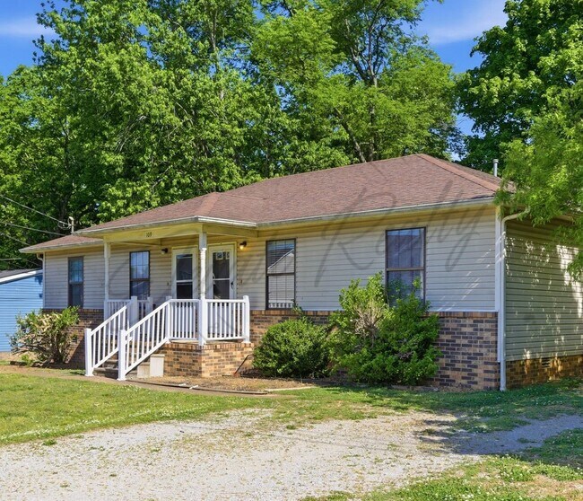 Foto del edificio - SPRING SPECIAL: 1/2 OFF FIRST MONTHS RENT - Two Bedroom Ranch Duplex in Columbia!
