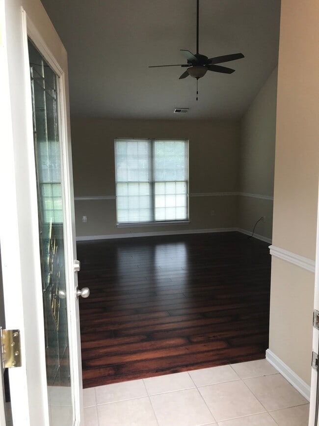 Building Photo - All Brick 4 bedroom, 2 Bath Home