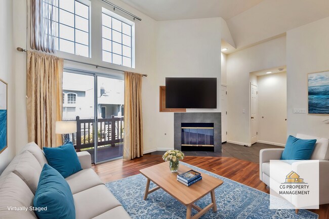 Building Photo - Remodeled 2 Bedroom Townhouse