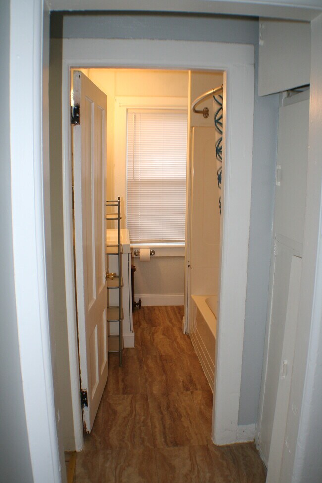 Small Bathroom - 97 Oak St