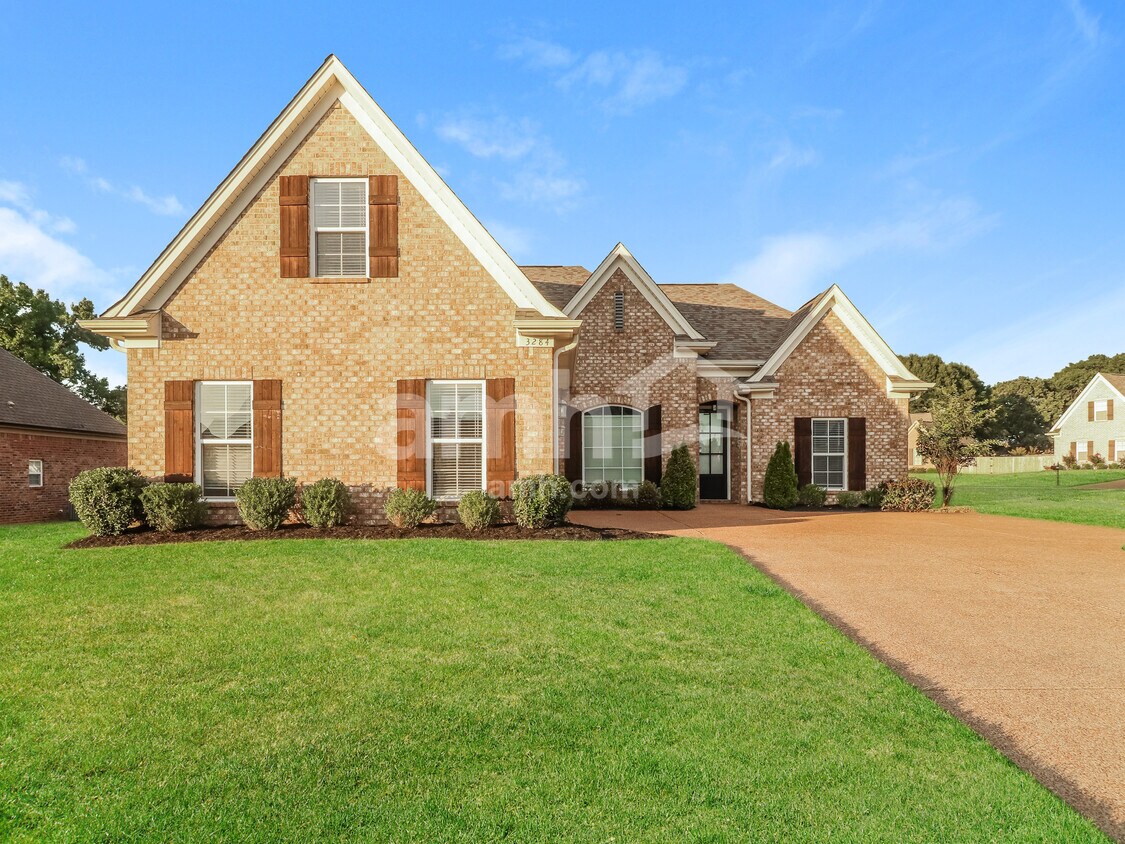 Primary Photo - 3284 Vineyard Dr S