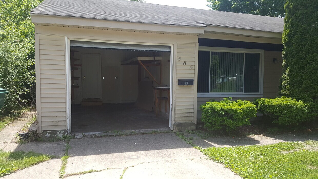 Foto principal - 585 Olds St