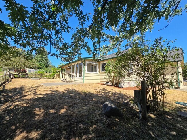 Foto del edificio - Port Ludlow Farmhouse for Rent, Freshly Updated and Available Now!