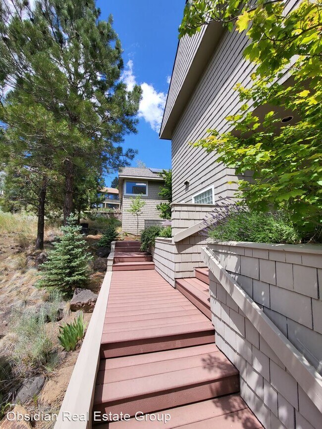 Foto del edificio - 3 br, 3 bath House - 124 NW Utica Ave